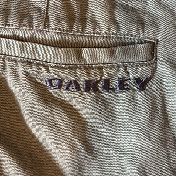 Very baggy Oakley cargo shorts - Picture 2 of 4